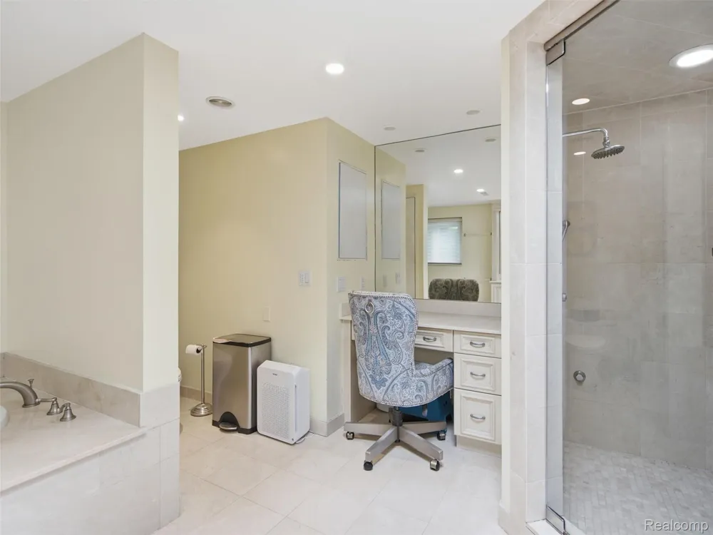 1281 Twin Maples Lane Bloomfield Hills City, MI 48301
