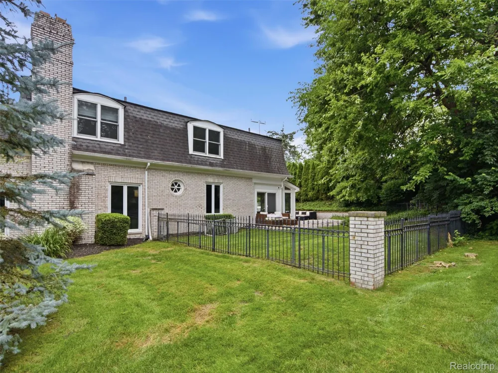 1281 Twin Maples Lane Bloomfield Hills City, MI 48301