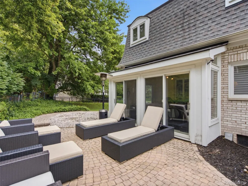 1281 Twin Maples Lane Bloomfield Hills City, MI 48301