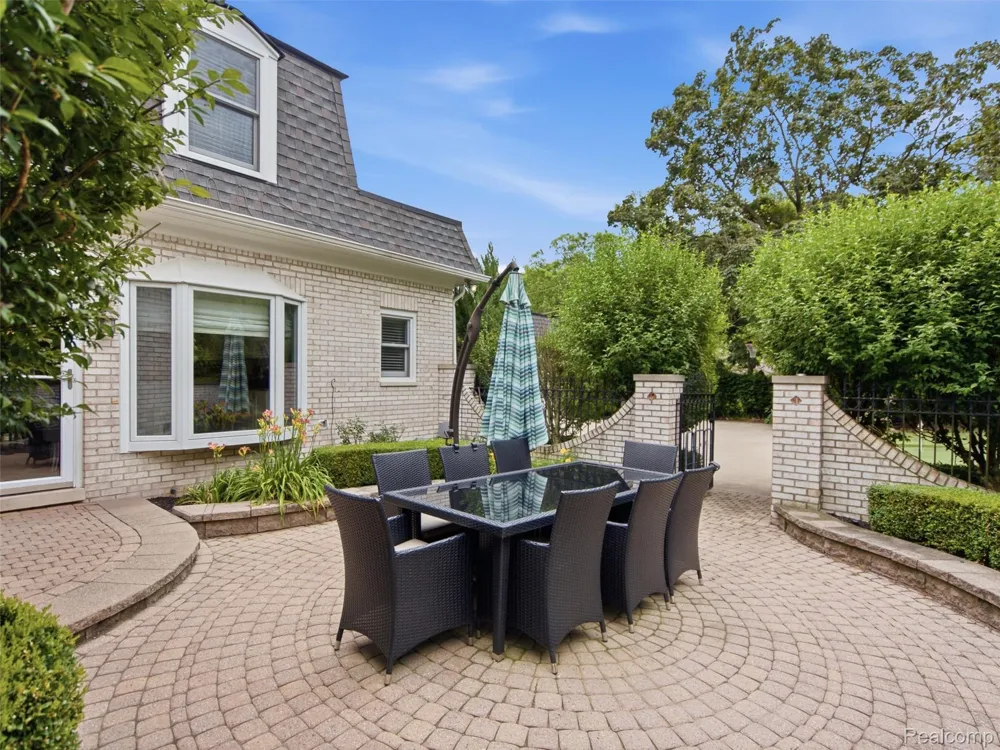 1281 Twin Maples Lane Bloomfield Hills City, MI 48301