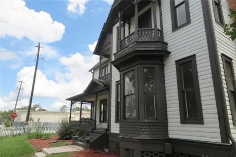 105 SE 1ST AVENUE