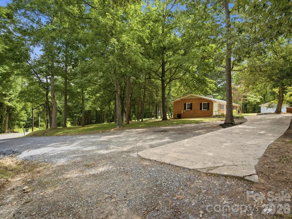 2725 Puetts Chapel Road Bessemer City, NC 28016