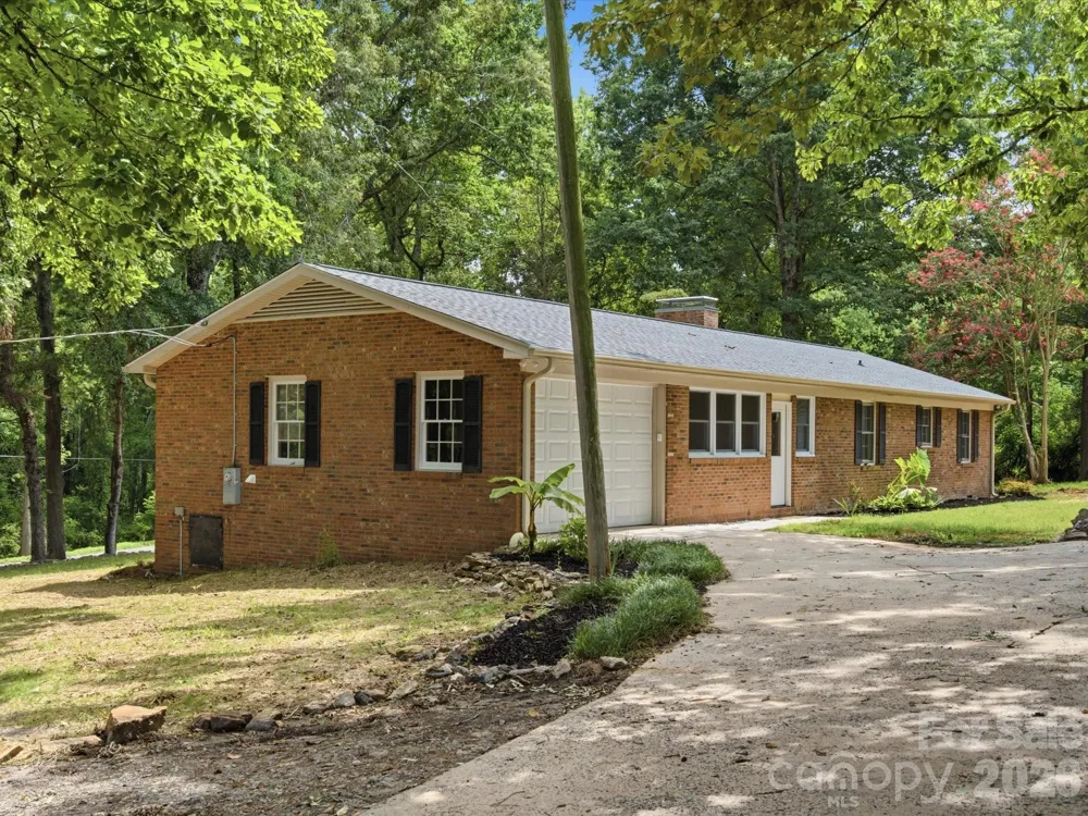 2725 Puetts Chapel Road Bessemer City, NC 28016