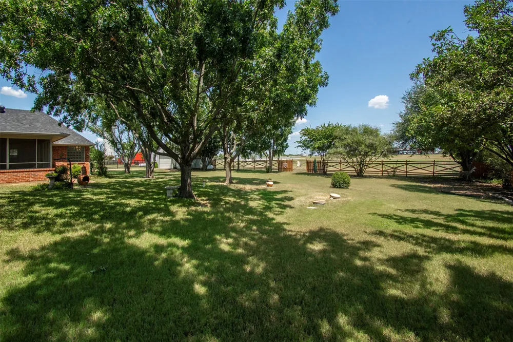 100 Durning Road Van Alstyne, TX 75495