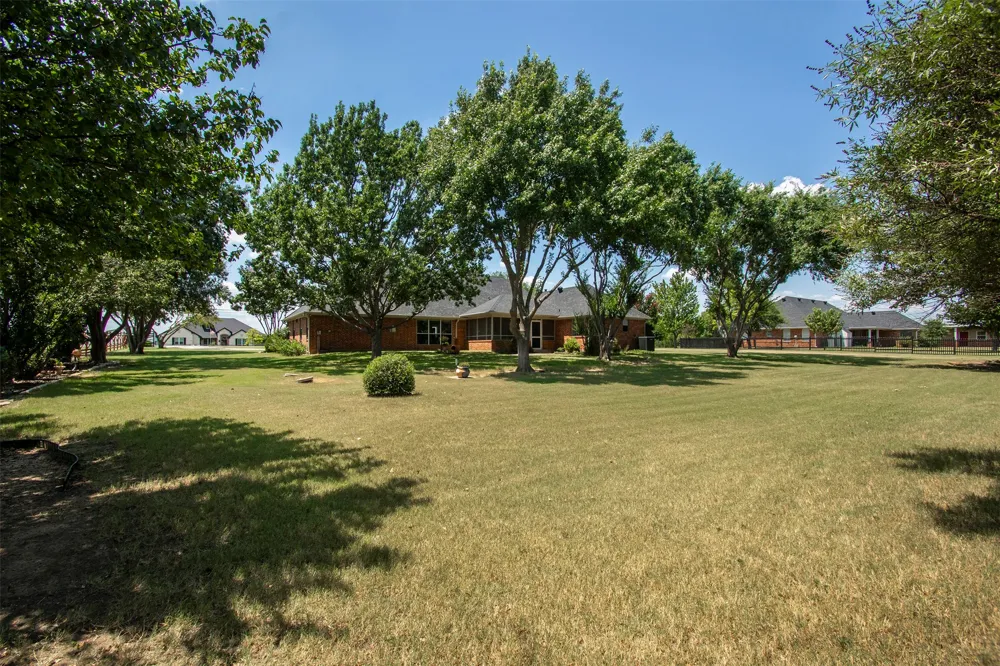 100 Durning Road Van Alstyne, TX 75495