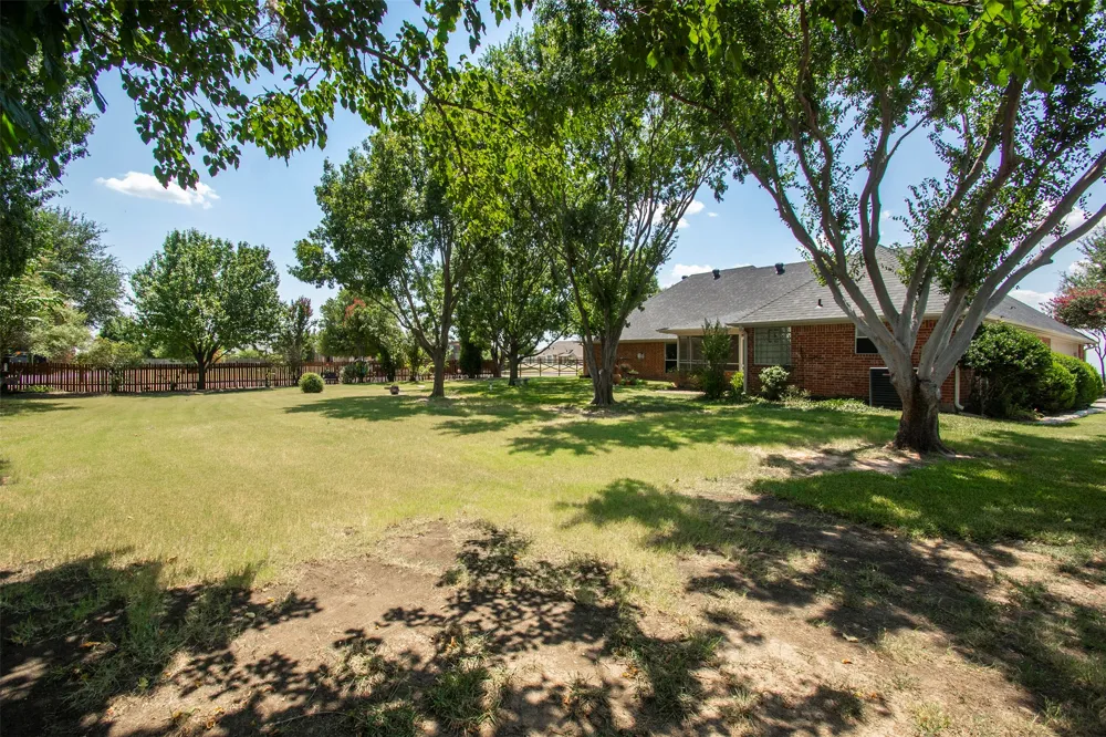 100 Durning Road Van Alstyne, TX 75495