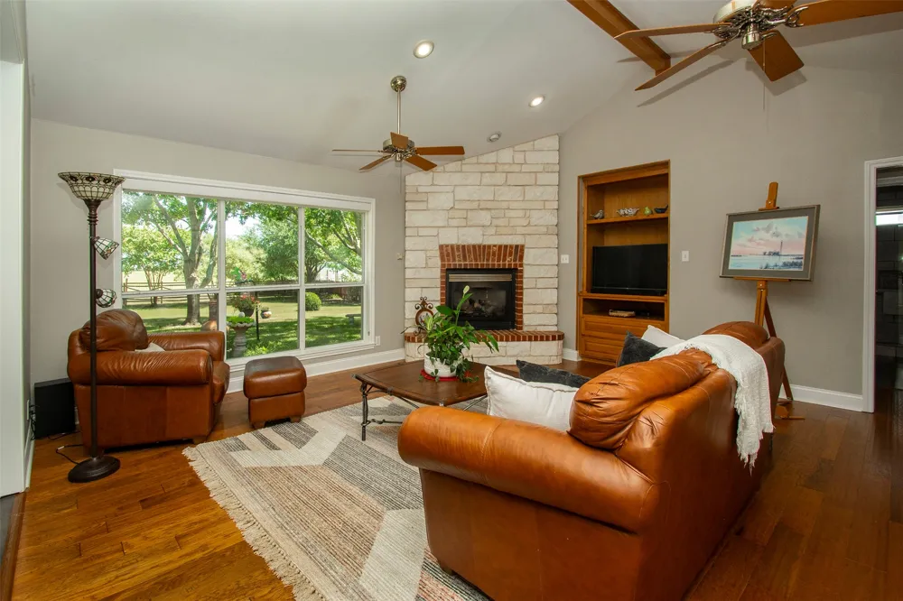 100 Durning Road Van Alstyne, TX 75495