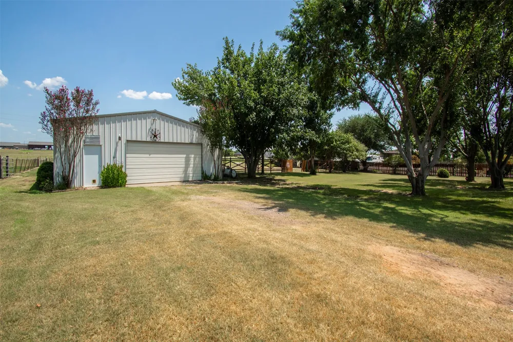 100 Durning Road Van Alstyne, TX 75495