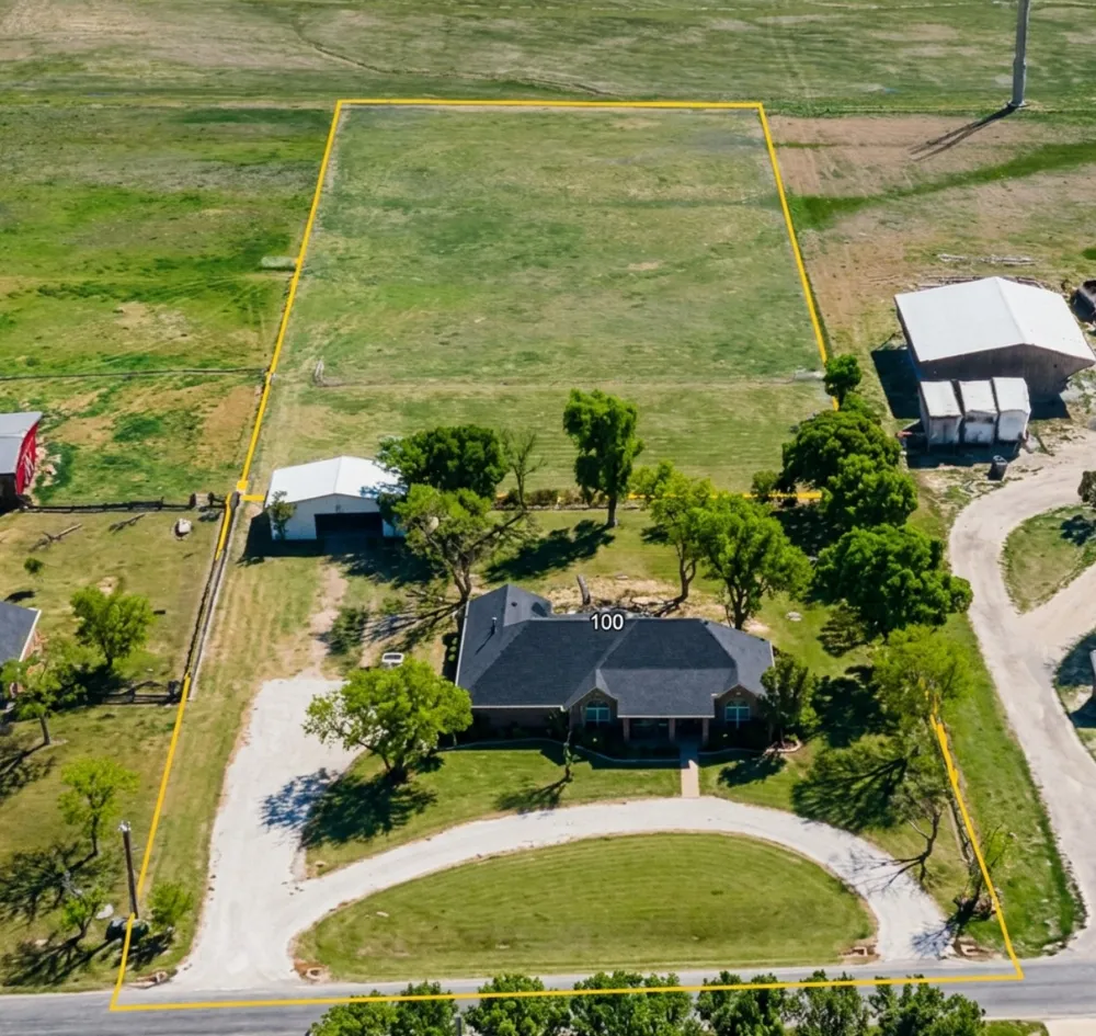 100 Durning Road Van Alstyne, TX 75495