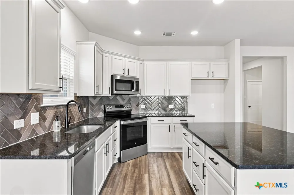 2827 Fox River Drive Temple, TX 76502