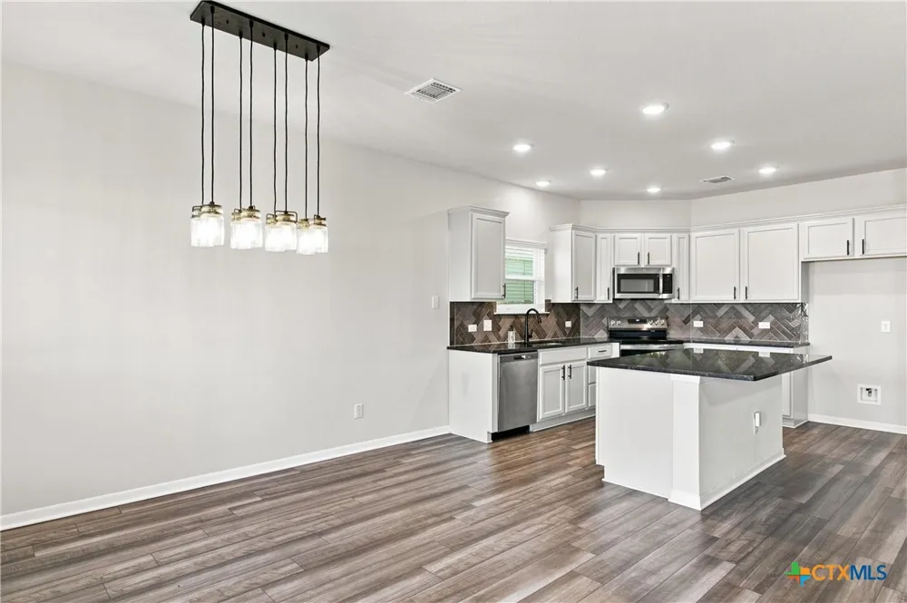2827 Fox River Drive Temple, TX 76502