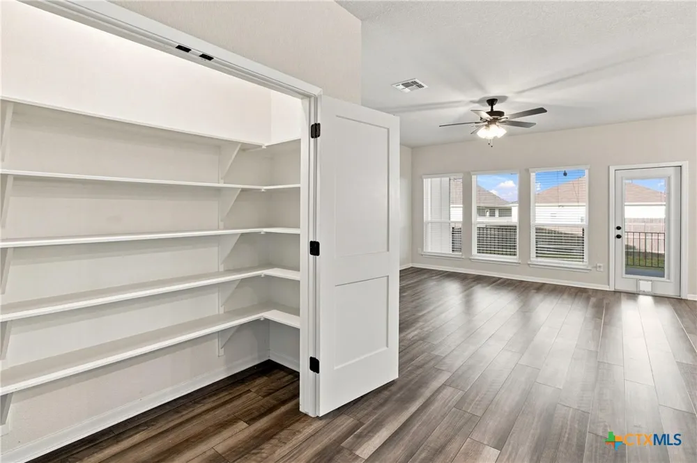2827 Fox River Drive Temple, TX 76502