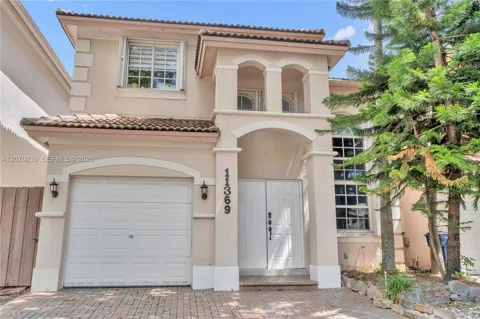 11369 NW 73rd Ter