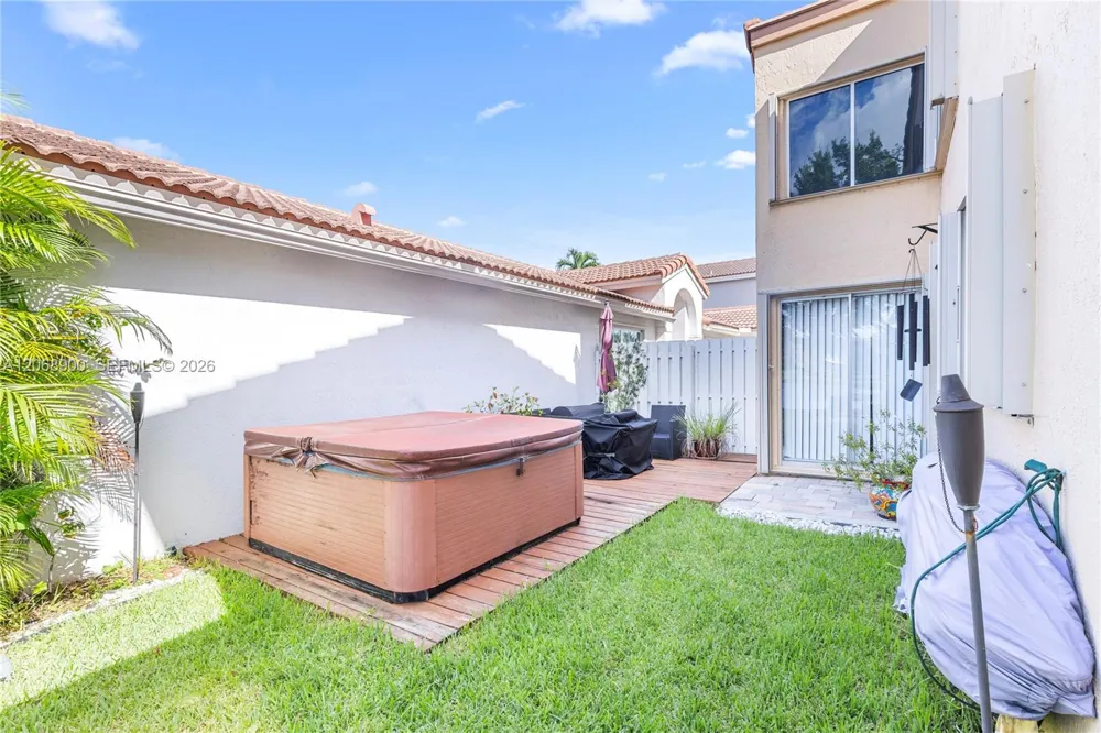 12614 NW 12th Ct Sunrise, FL 33323