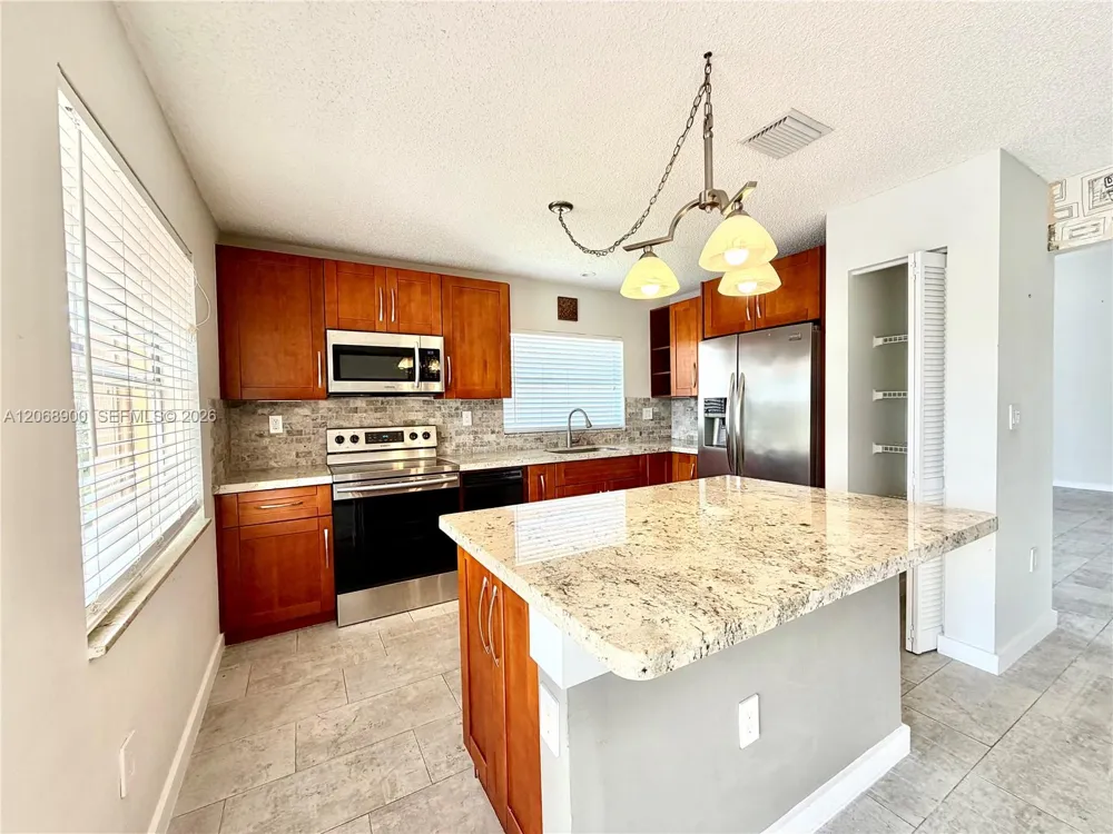 12614 NW 12th Ct Sunrise, FL 33323
