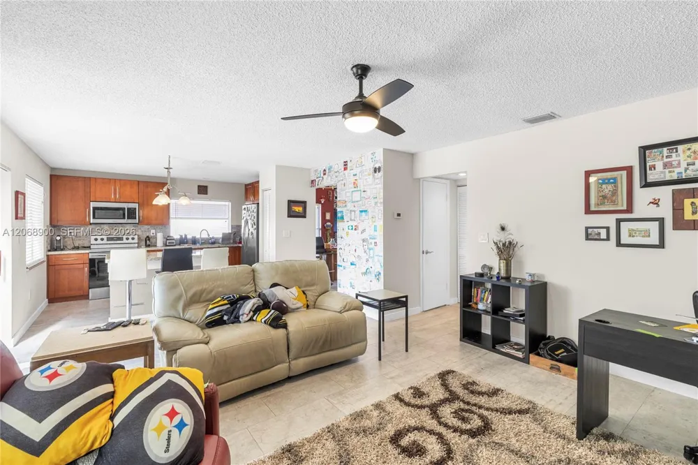 12614 NW 12th Ct Sunrise, FL 33323