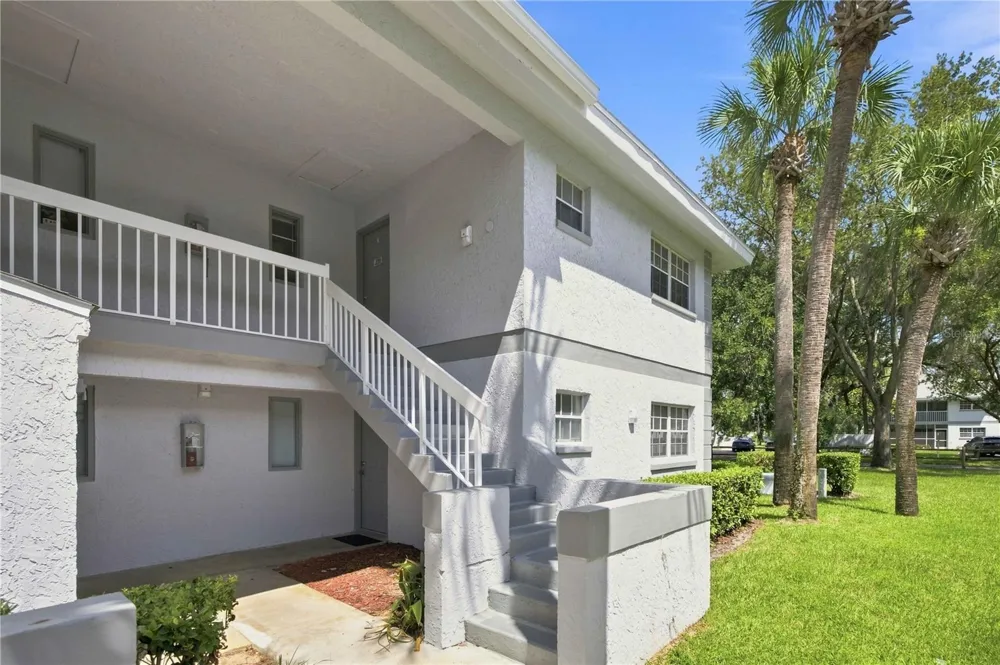571 MIDWAY TRACK #J201 ocala, FL 34472