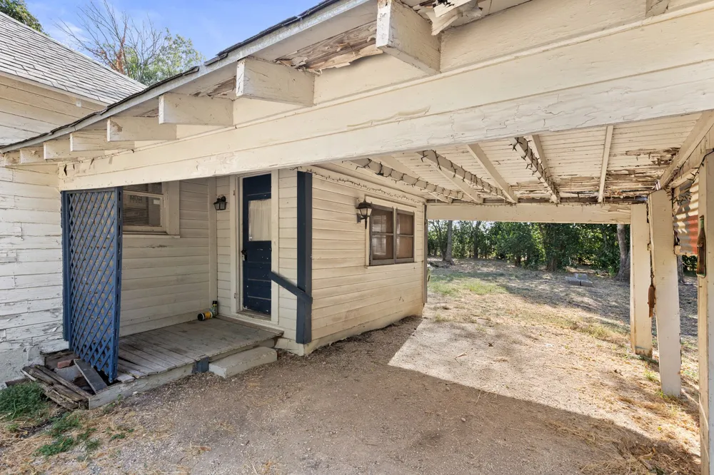 605 S Main West, TX 76691