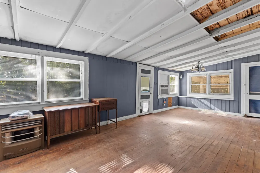 605 S Main West, TX 76691