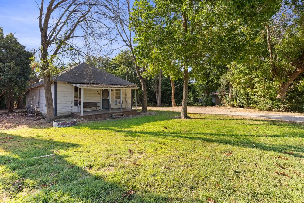 605 S Main West, TX 76691