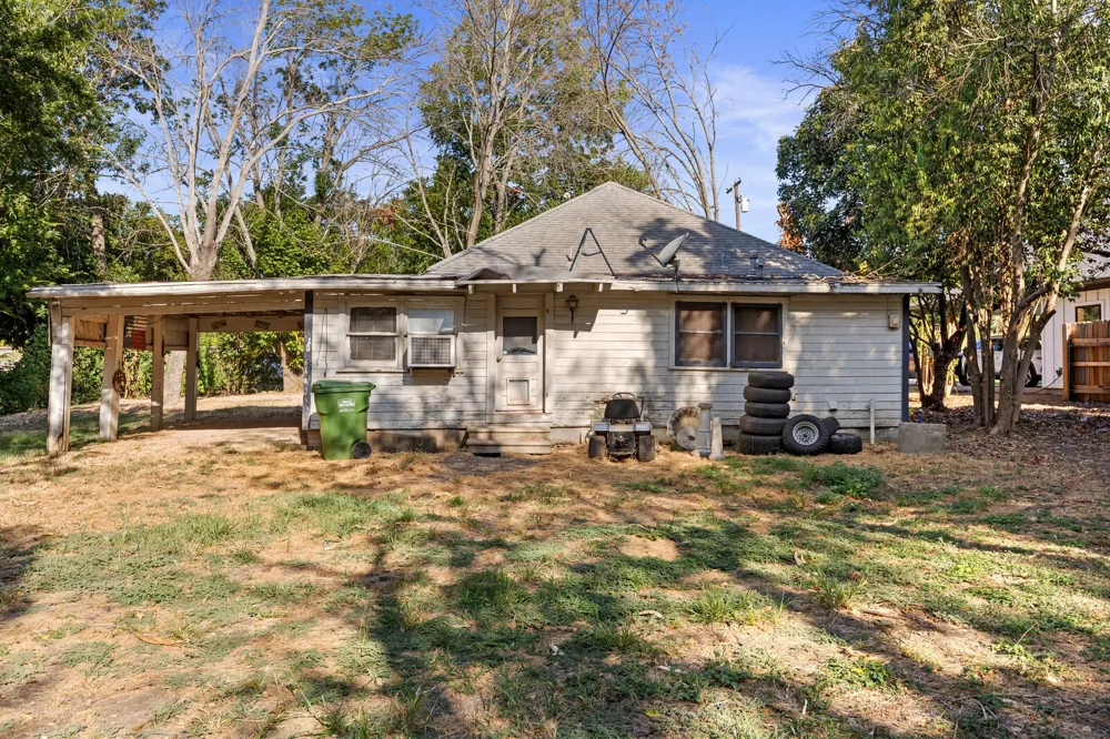 605 S Main West, TX 76691