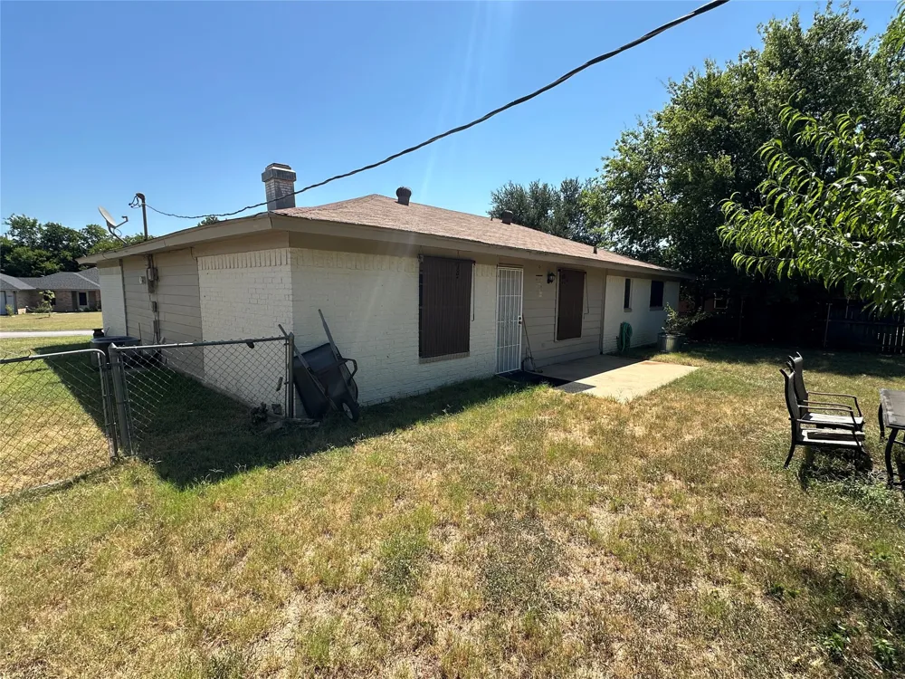 1306 Berry Drive Cleburne, TX 76033