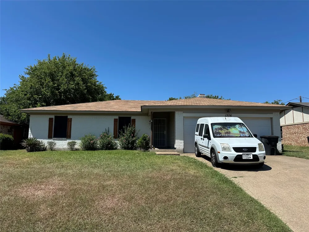 1306 Berry Drive Cleburne, TX 76033