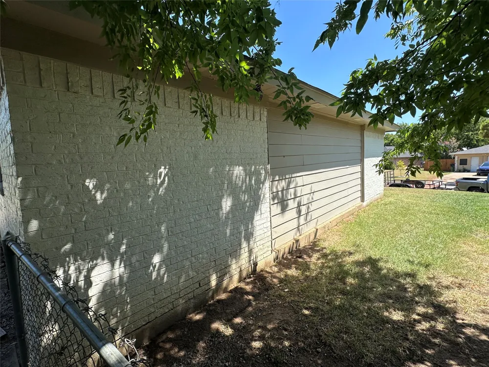 1306 Berry Drive Cleburne, TX 76033