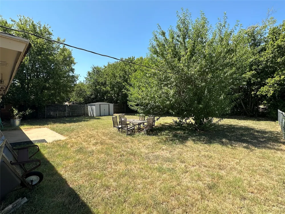 1306 Berry Drive Cleburne, TX 76033
