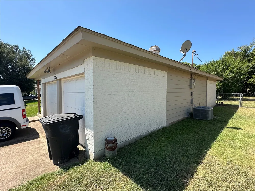 1306 Berry Drive Cleburne, TX 76033
