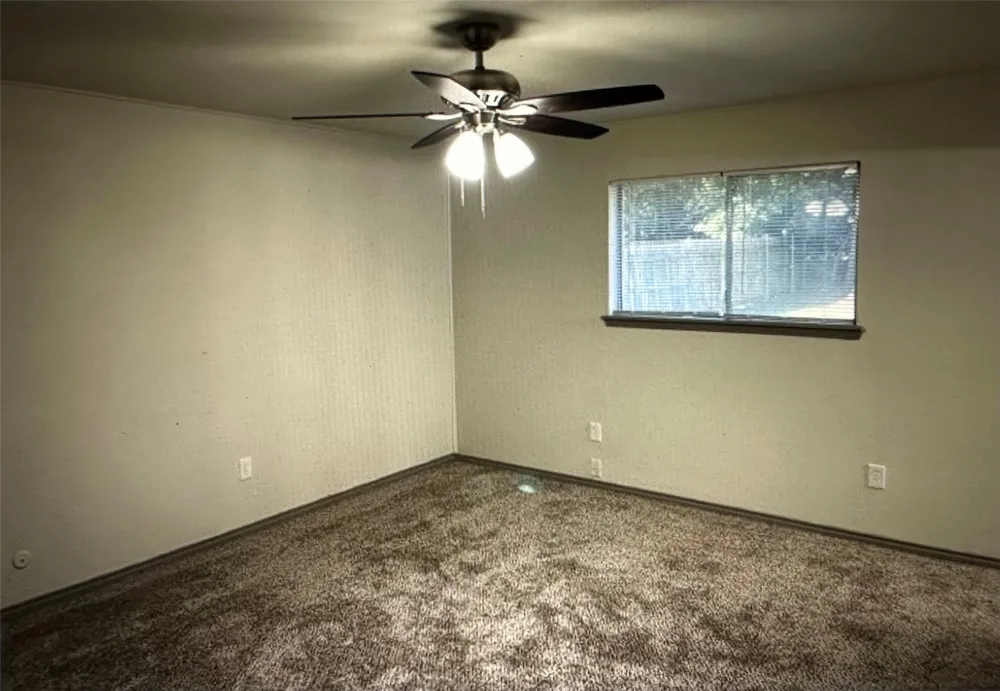 1306 Berry Drive Cleburne, TX 76033