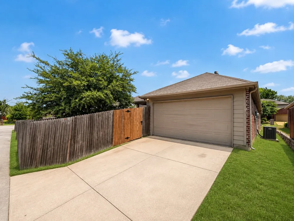 516 Cheyenne Drive Aubrey, TX 76227