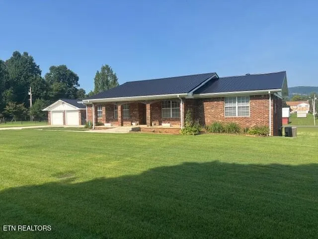 103 W Legion Circle Pikeville, TN 37367