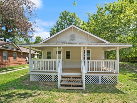 108 Cedar St