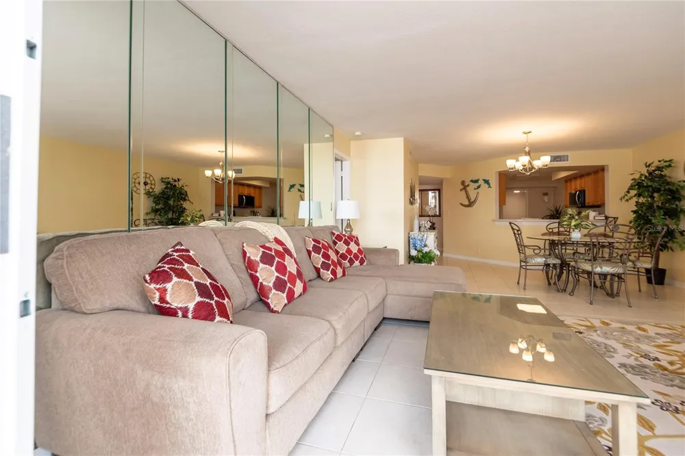 5277 ISLA KEY BOULEVARD S #124 St Petersburg, FL 33715