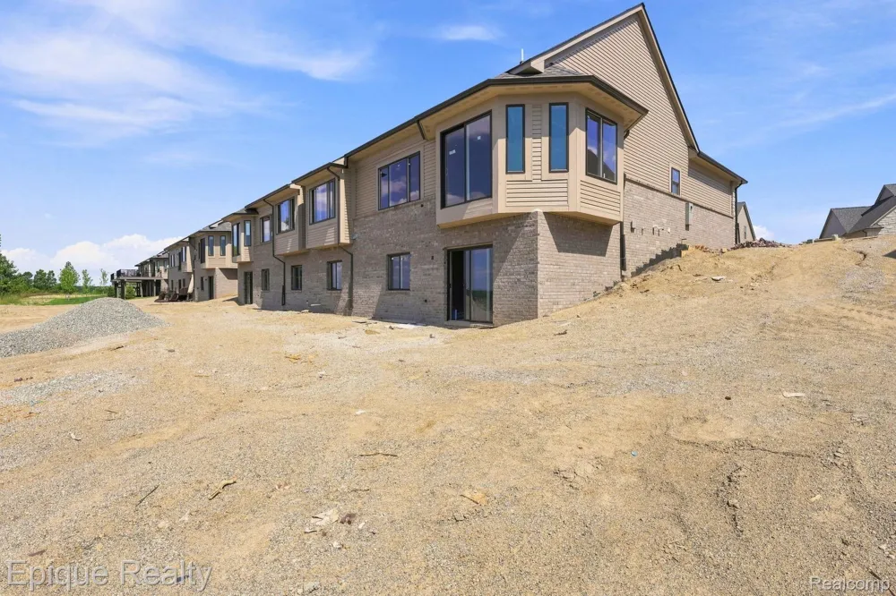 455 Cornerstone Drive Oxford Charter Township, MI 48371