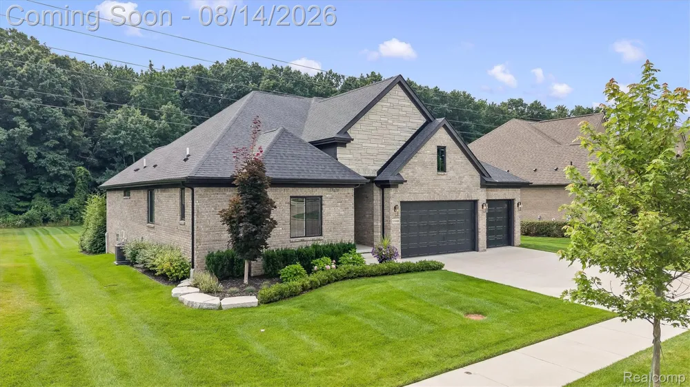 53908 Lawson Creek Drive Shelby Charter Township, MI 48316