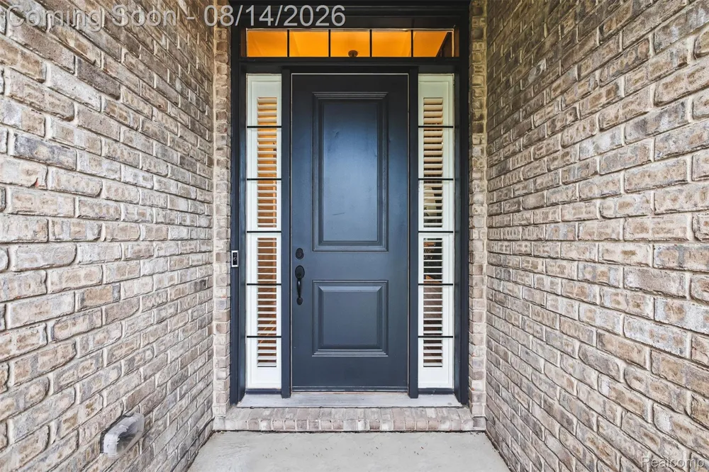 53908 Lawson Creek Drive Shelby Charter Township, MI 48316