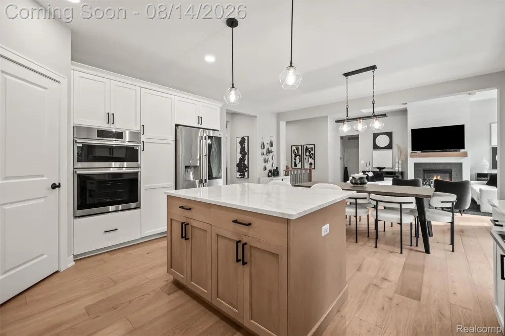 53908 Lawson Creek Drive Shelby Charter Township, MI 48316