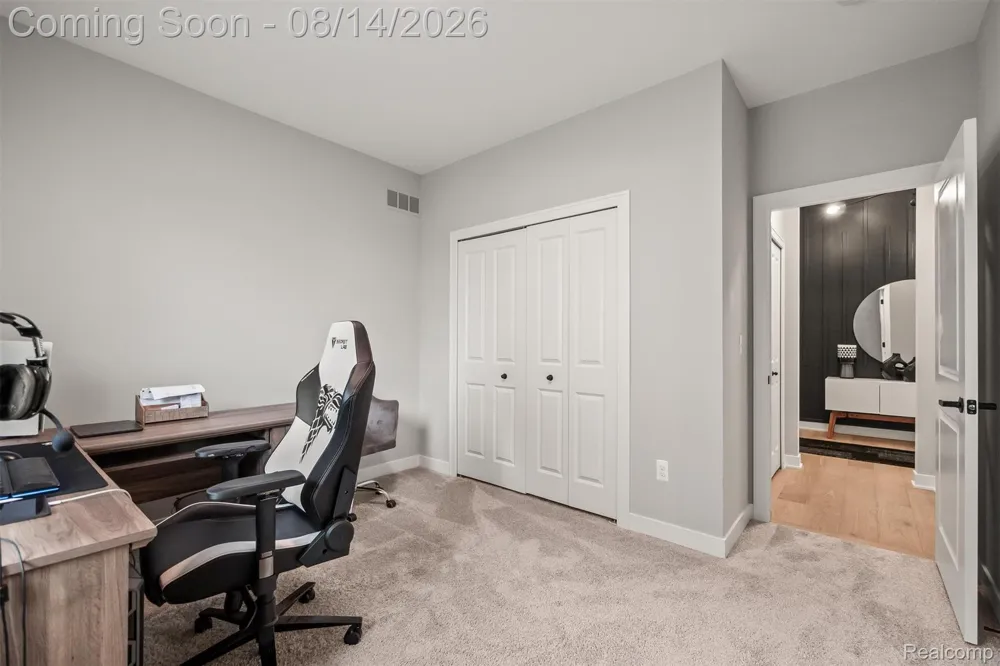 53908 Lawson Creek Drive Shelby Charter Township, MI 48316