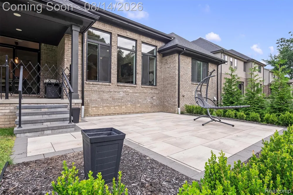 53908 Lawson Creek Drive Shelby Charter Township, MI 48316