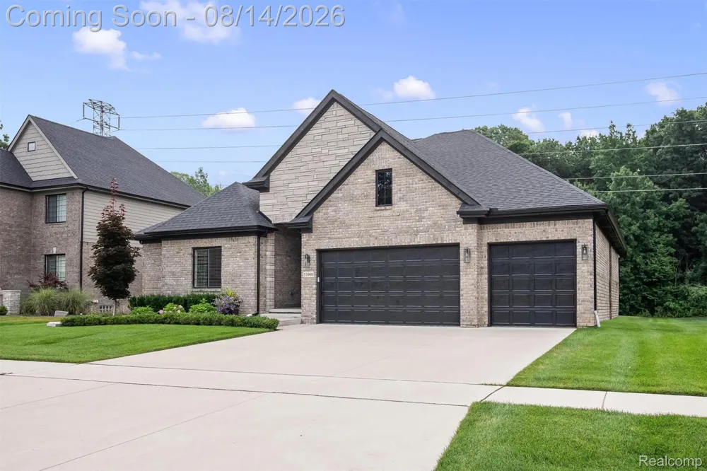 53908 Lawson Creek Drive Shelby Charter Township, MI 48316