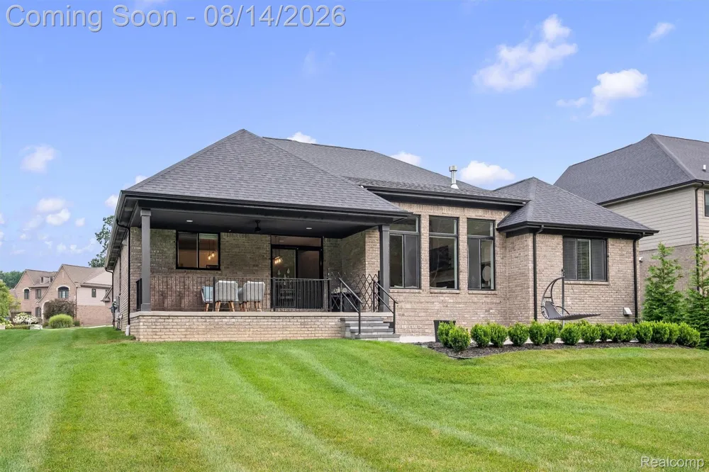 53908 Lawson Creek Drive Shelby Charter Township, MI 48316