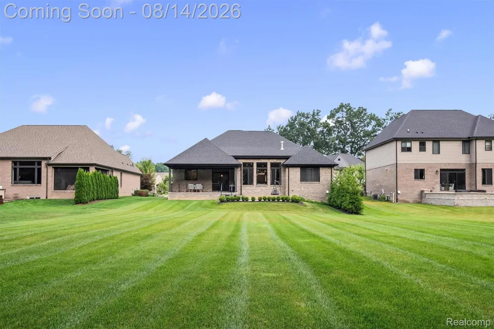 53908 Lawson Creek Drive Shelby Charter Township, MI 48316