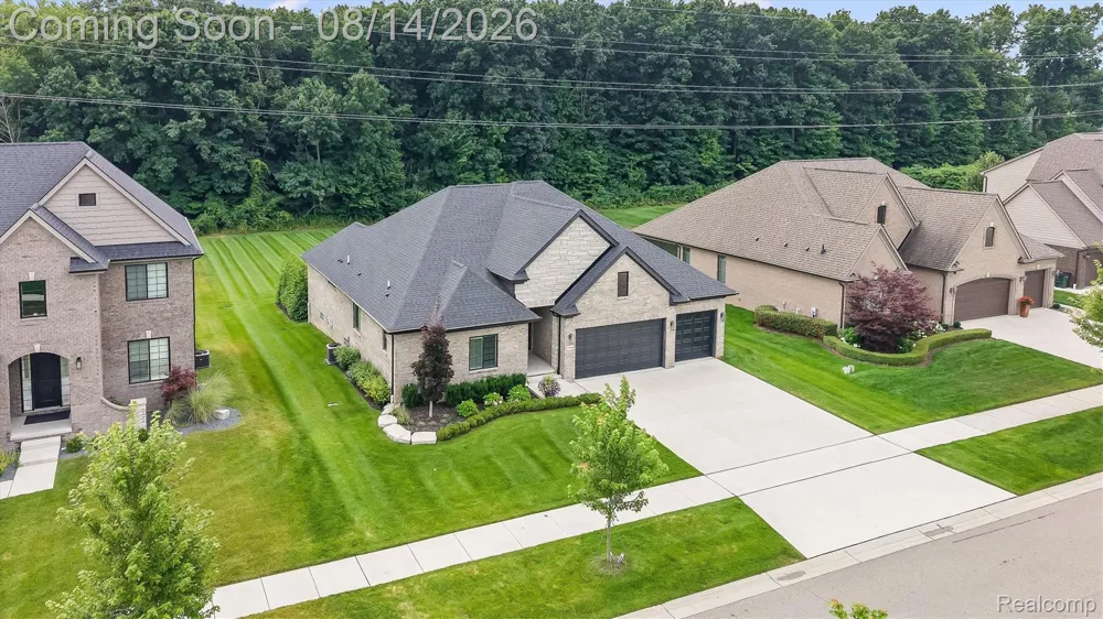 53908 Lawson Creek Drive Shelby Charter Township, MI 48316