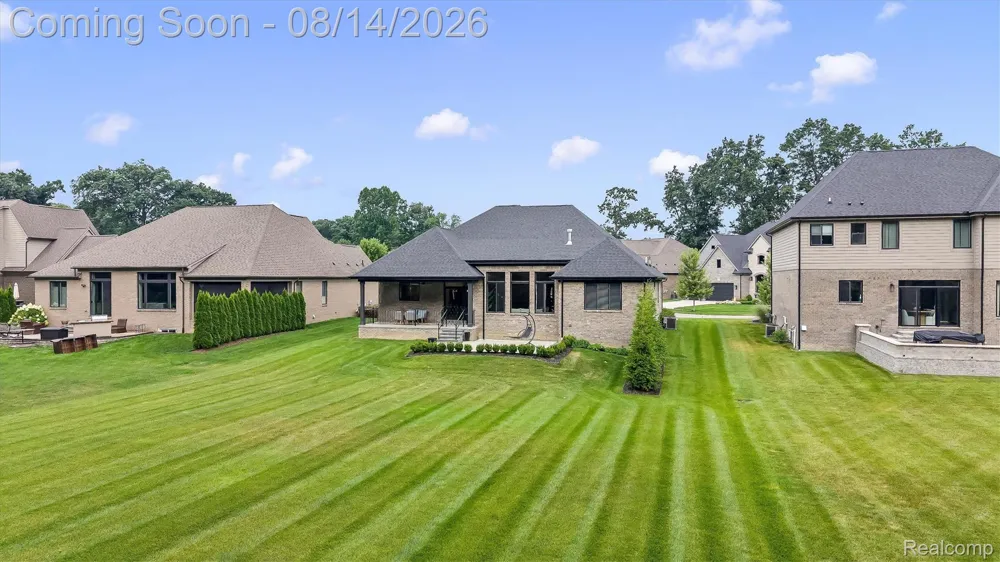 53908 Lawson Creek Drive Shelby Charter Township, MI 48316