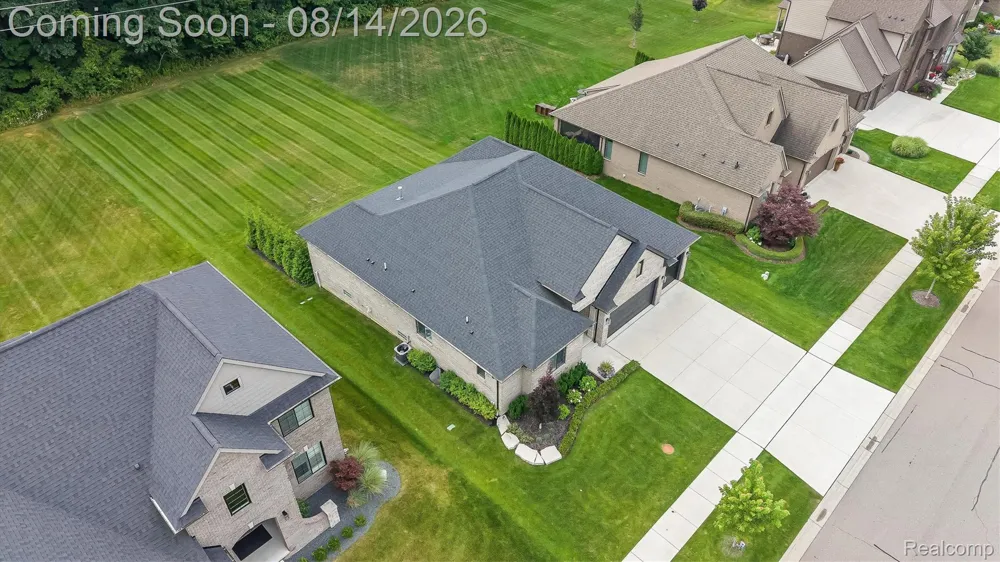 53908 Lawson Creek Drive Shelby Charter Township, MI 48316