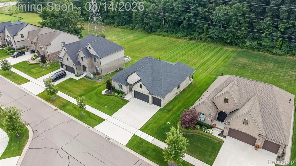 53908 Lawson Creek Drive Shelby Charter Township, MI 48316