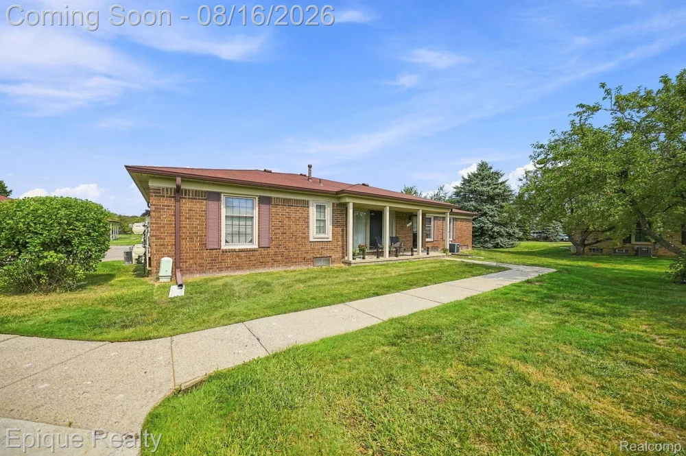 15031 Pilgrim Court Shelby Charter Township, MI 48315