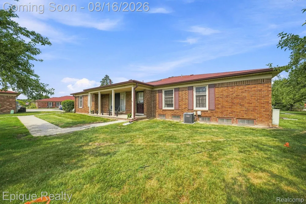 15031 Pilgrim Court Shelby Charter Township, MI 48315